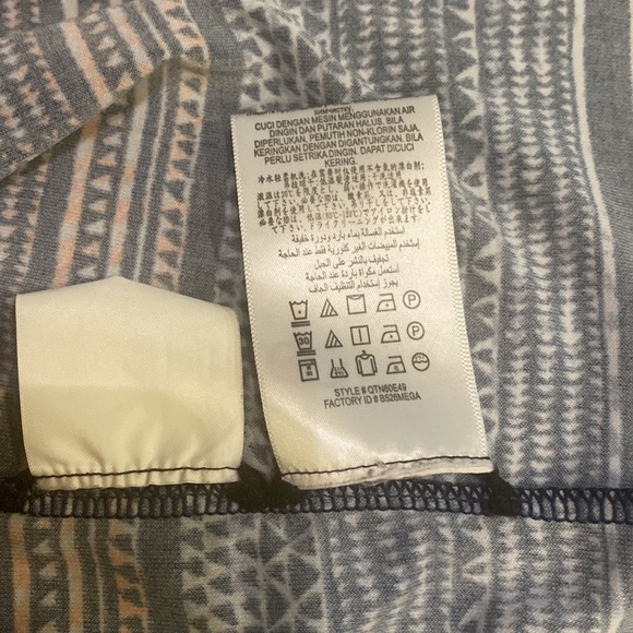 BCBG MAXAZRIA Adele Printed Wrap Dress Size X-Small - Picture 8 of 8